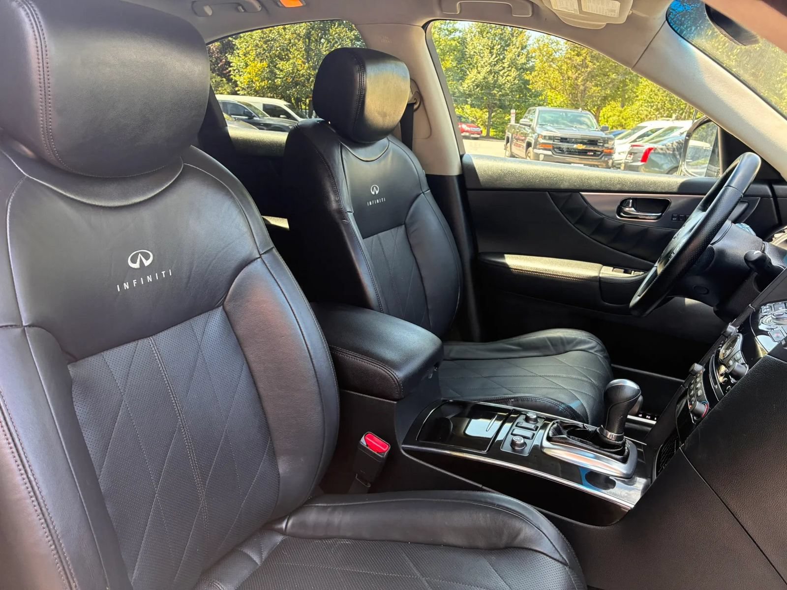 Used 2011 INFINITI FX35 AWD w/ Premium Pkg image 36