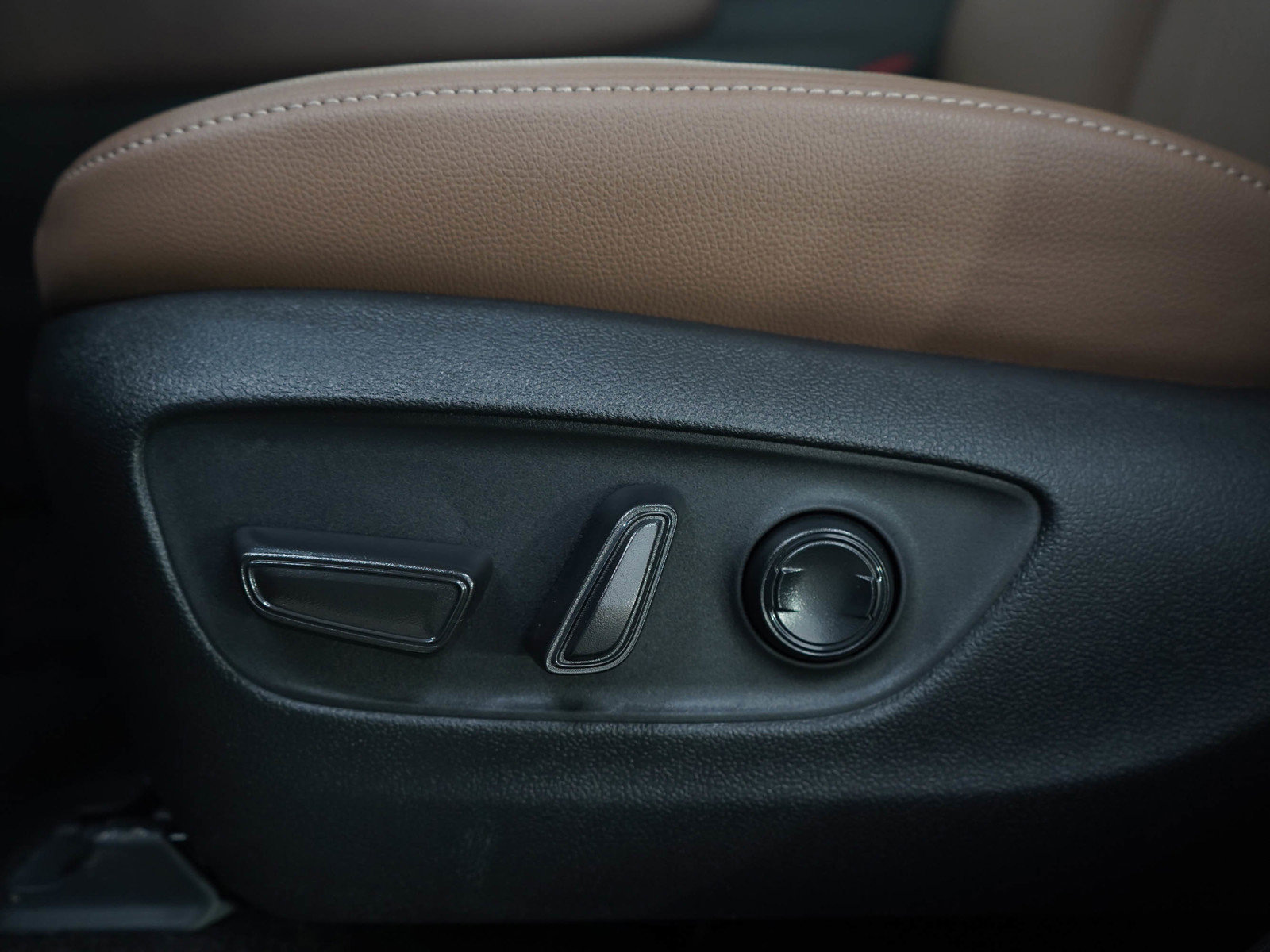 Used 2026 Toyota Grand Highlander Platinum image 23