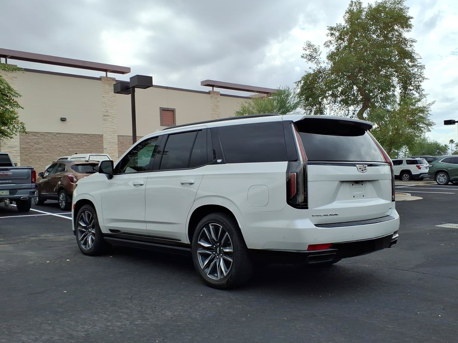 Used 2021 Cadillac Escalade Sport w/ Driver Assist Tech Package AWD/4WD image 8