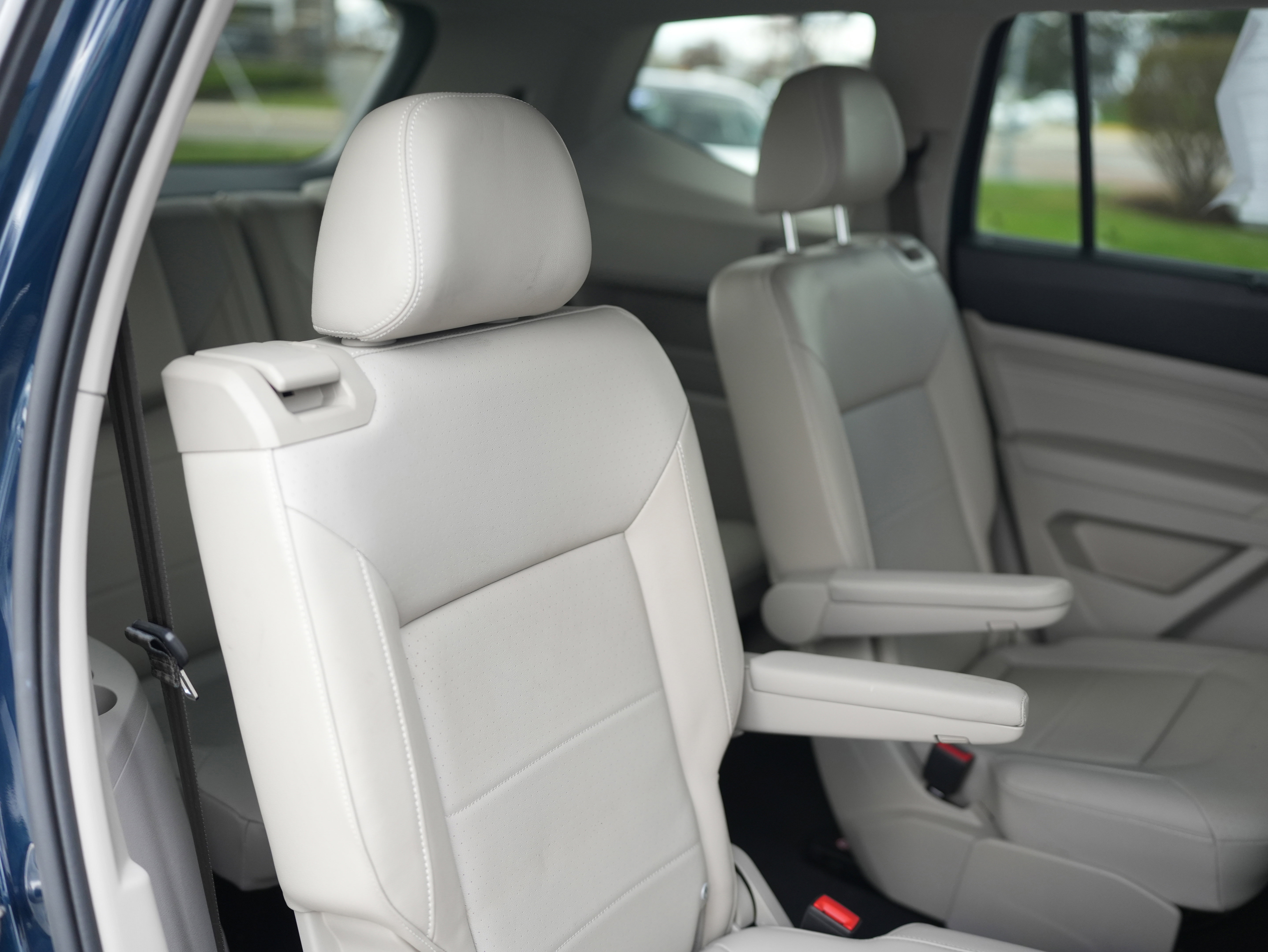 Certified 2022 Volkswagen Atlas SE w/ Black Wheel Package image 24