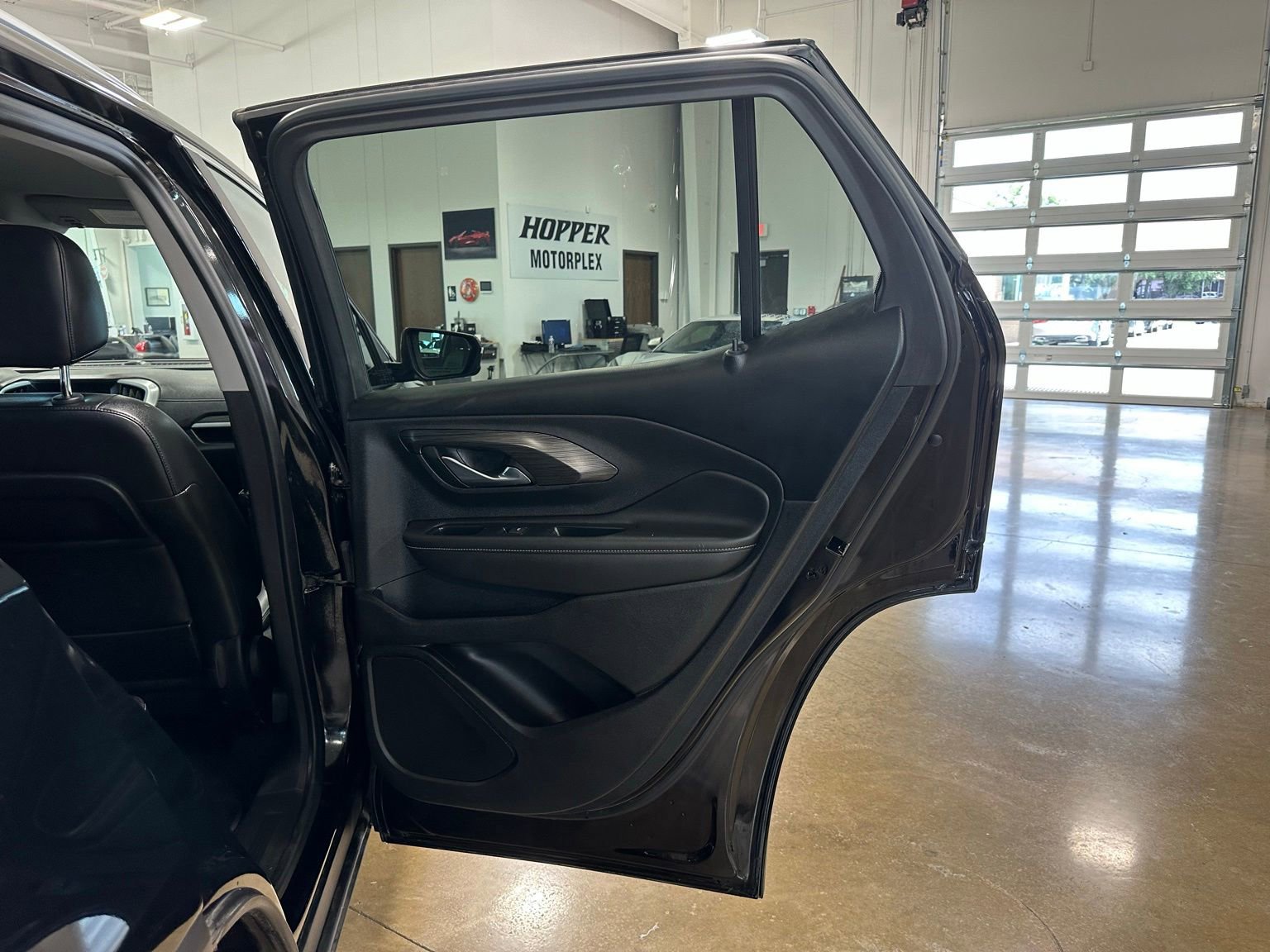 Used 2023 GMC Terrain SLT AWD/4WD image 34
