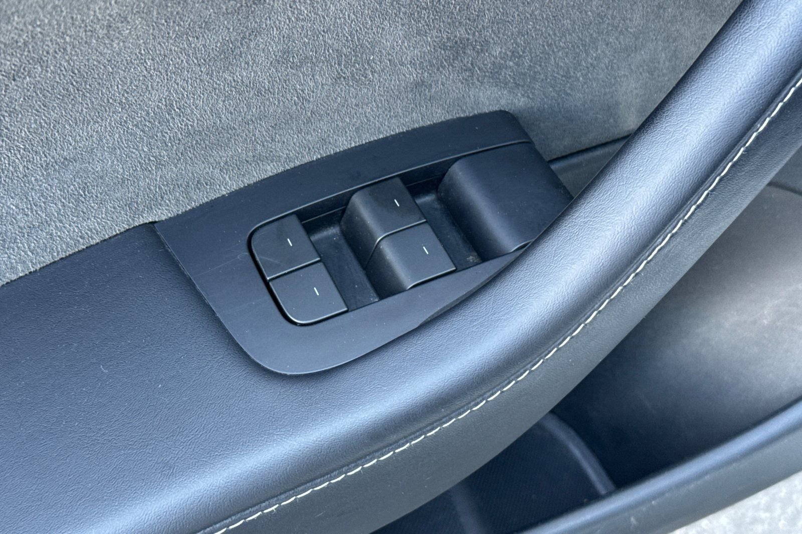 Used 2023 Tesla Model 3 Standard Range image 13