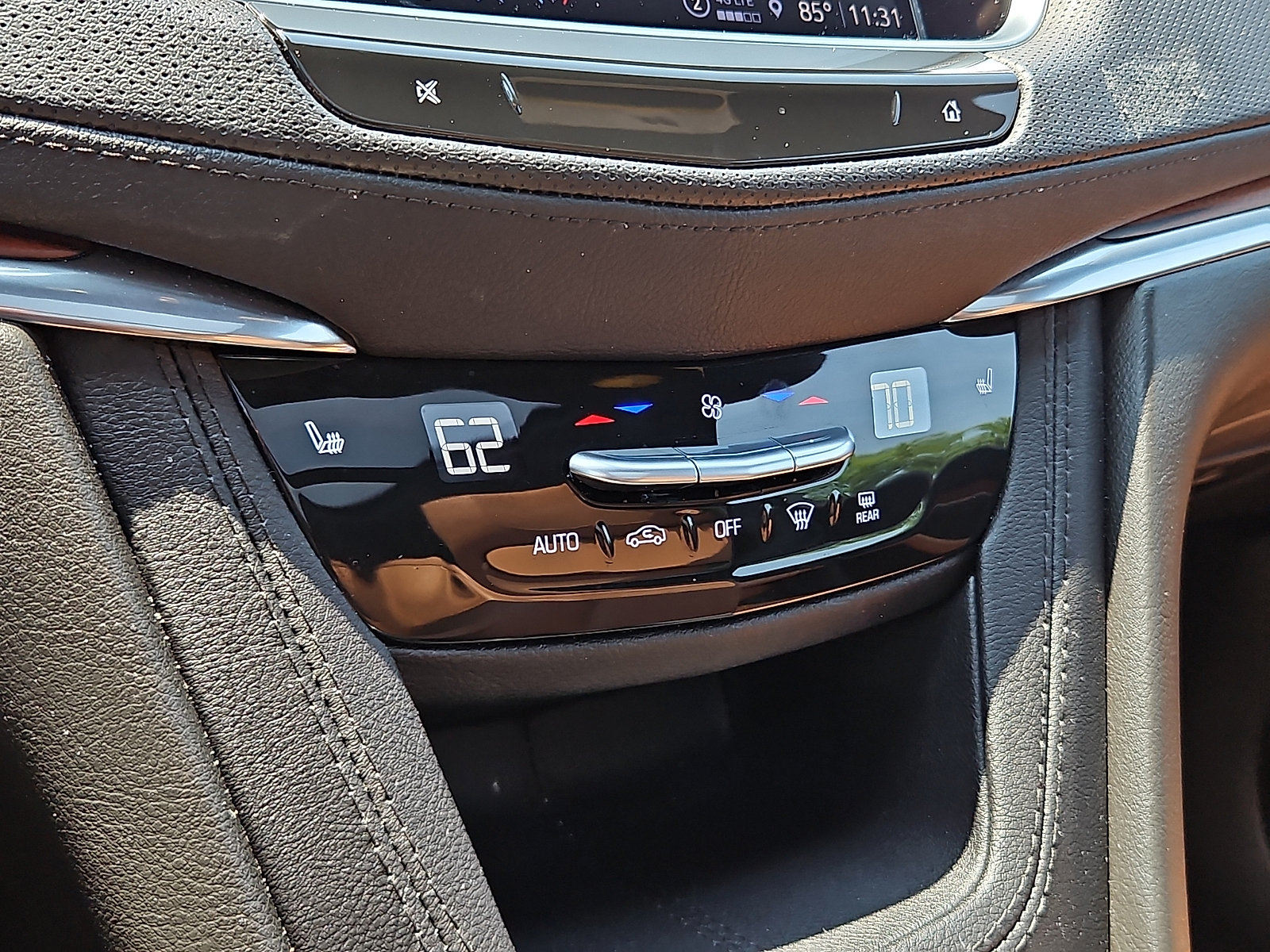 Certified 2024 Cadillac XT5 Premium Luxury AWD/4WD image 16