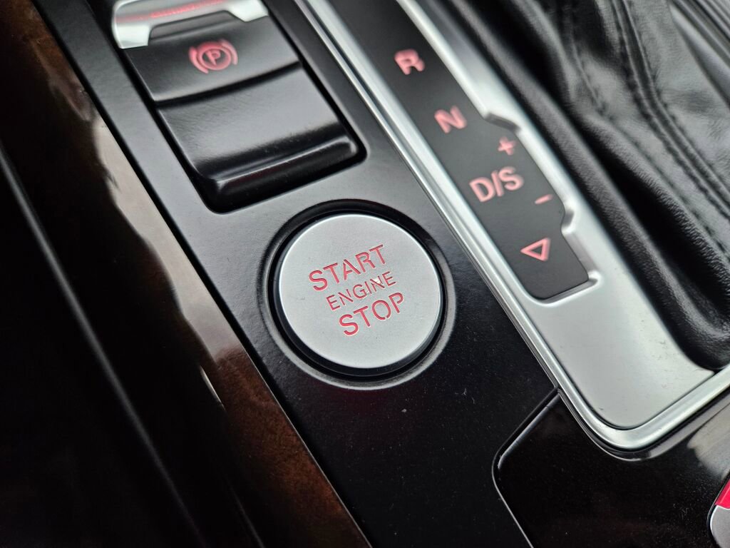 Used 2016 Audi A4 2.0T Premium Plus w/ Technology Package image 9