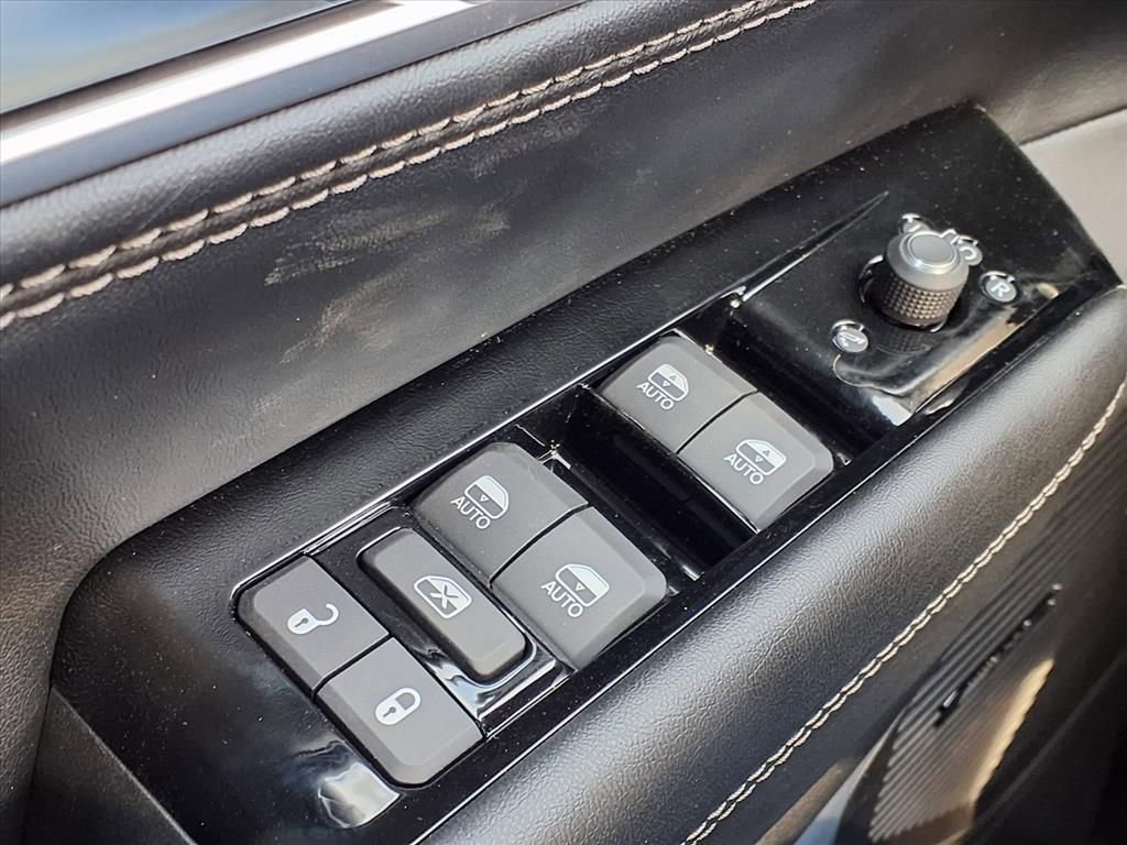 New 2025 Jeep Wagoneer 4WD w/ Convenience Group I image 18