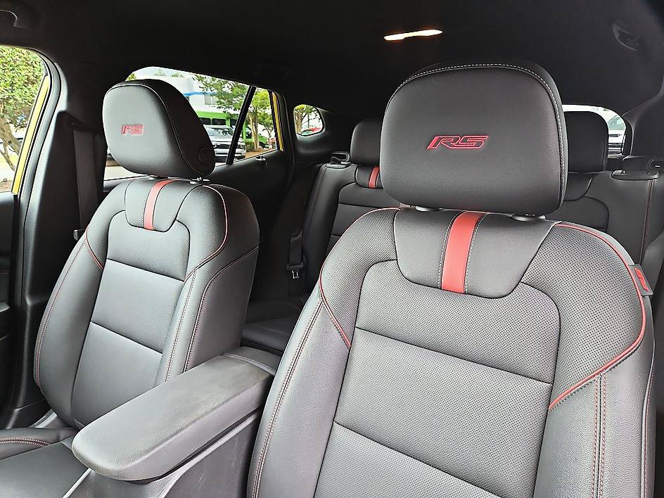 Used 2025 Chevrolet Trax RS w/ Driver Confidence Package FWD image 17