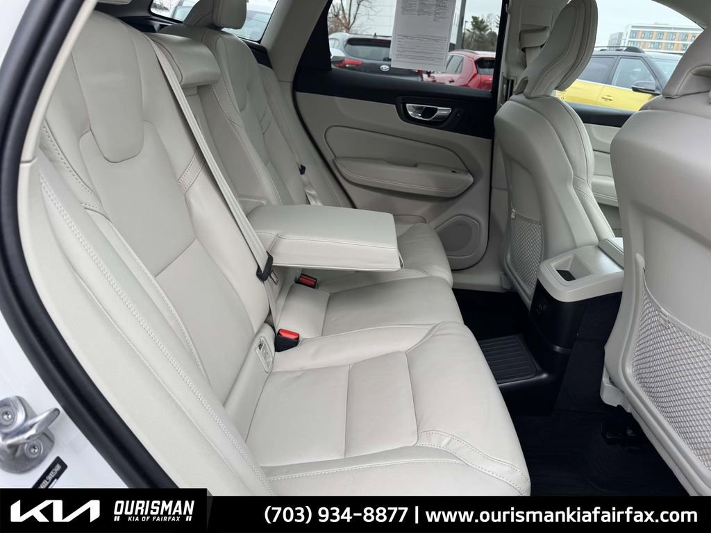 Used 2022 Volvo XC60 T8 Inscription w/ Advanced Package image 31