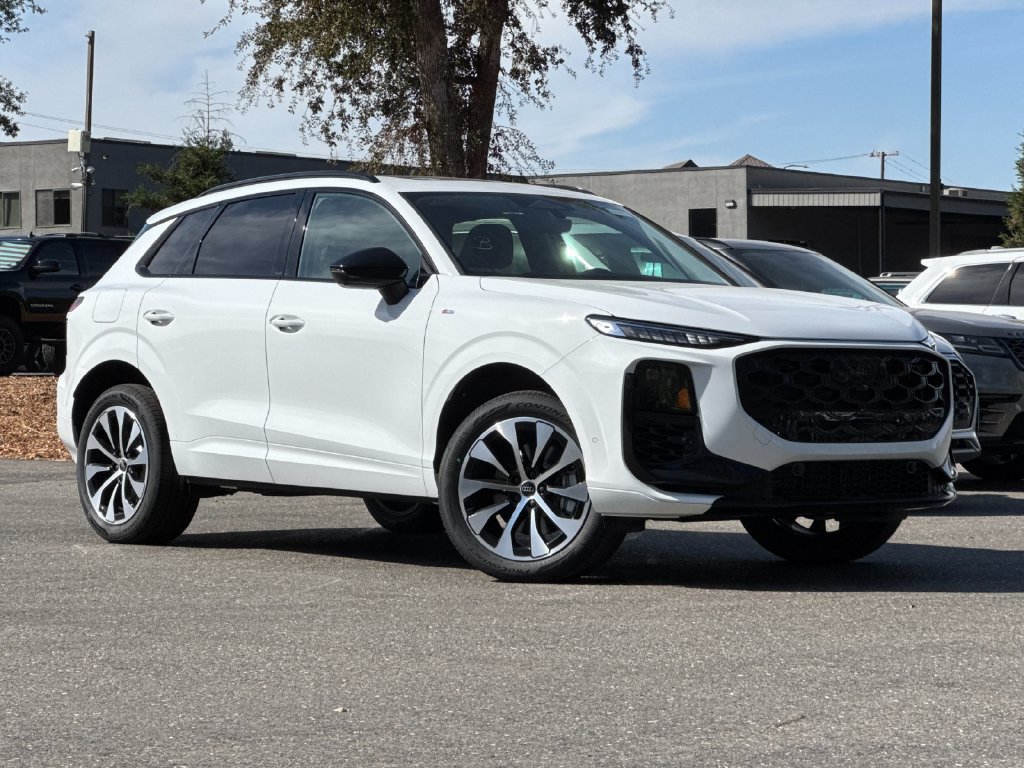 New 2026 Audi Q3 quattro 2.0T AWD/4WD image 2