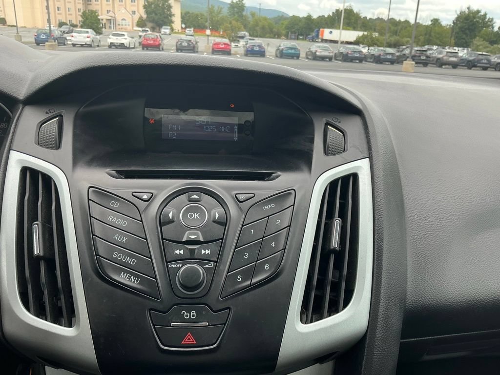 Used 2012 Ford Focus SE w/ Interior Protection Pkg FWD image 17