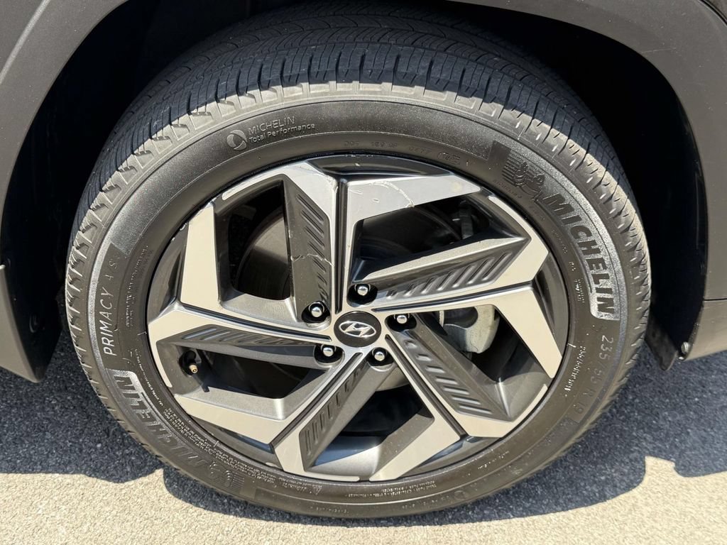 Certified 2023 Hyundai Tucson Limited w/ Winter Package AWD/4WD image 8