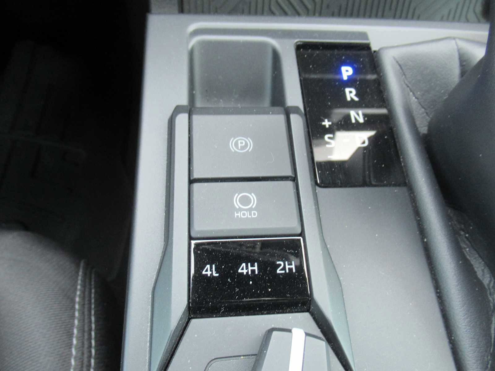 Used 2024 Toyota Tacoma TRD Off-Road image 33