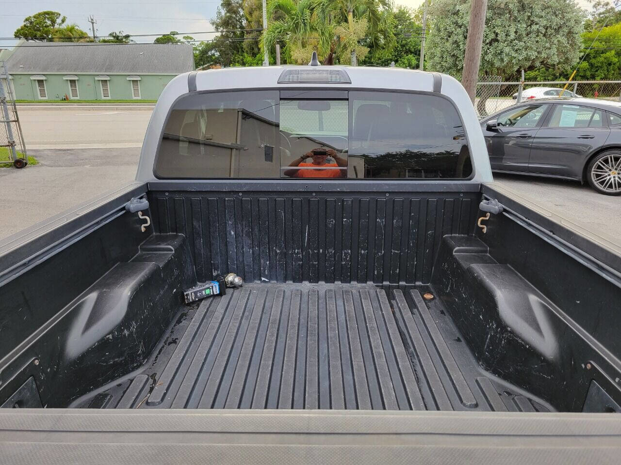 Used 2017 Toyota Tacoma Limited w/ Tow Package RWD image 14
