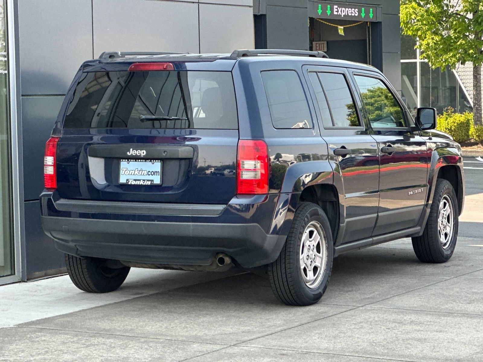 Used 2015 Jeep Patriot Sport FWD image 3