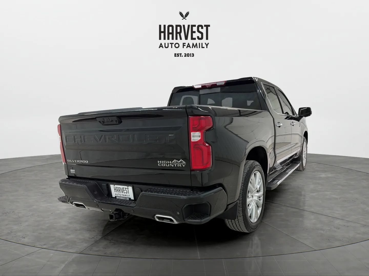 Used 2024 Chevrolet Silverado 1500 High Country w/ High Country Premium Package AWD/4WD image 6