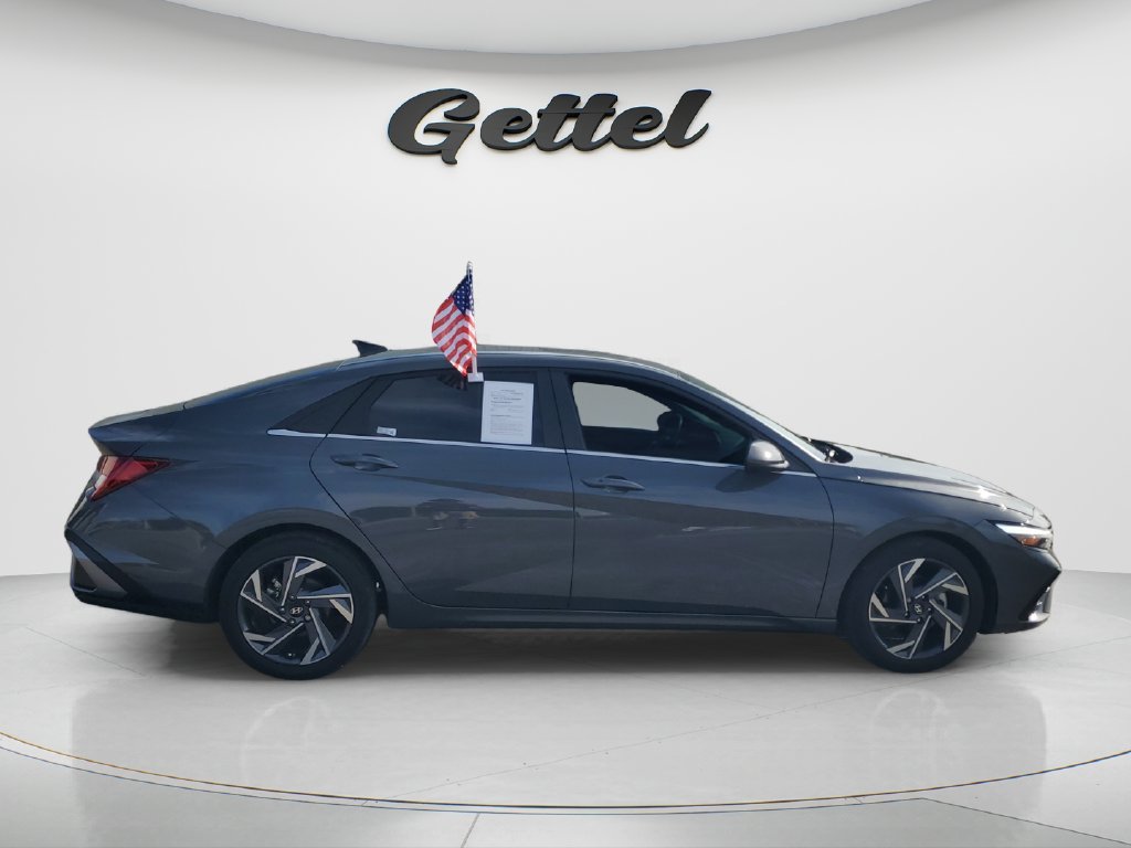 Used 2024 Hyundai Elantra SEL w/ Convenience Package FWD image 4