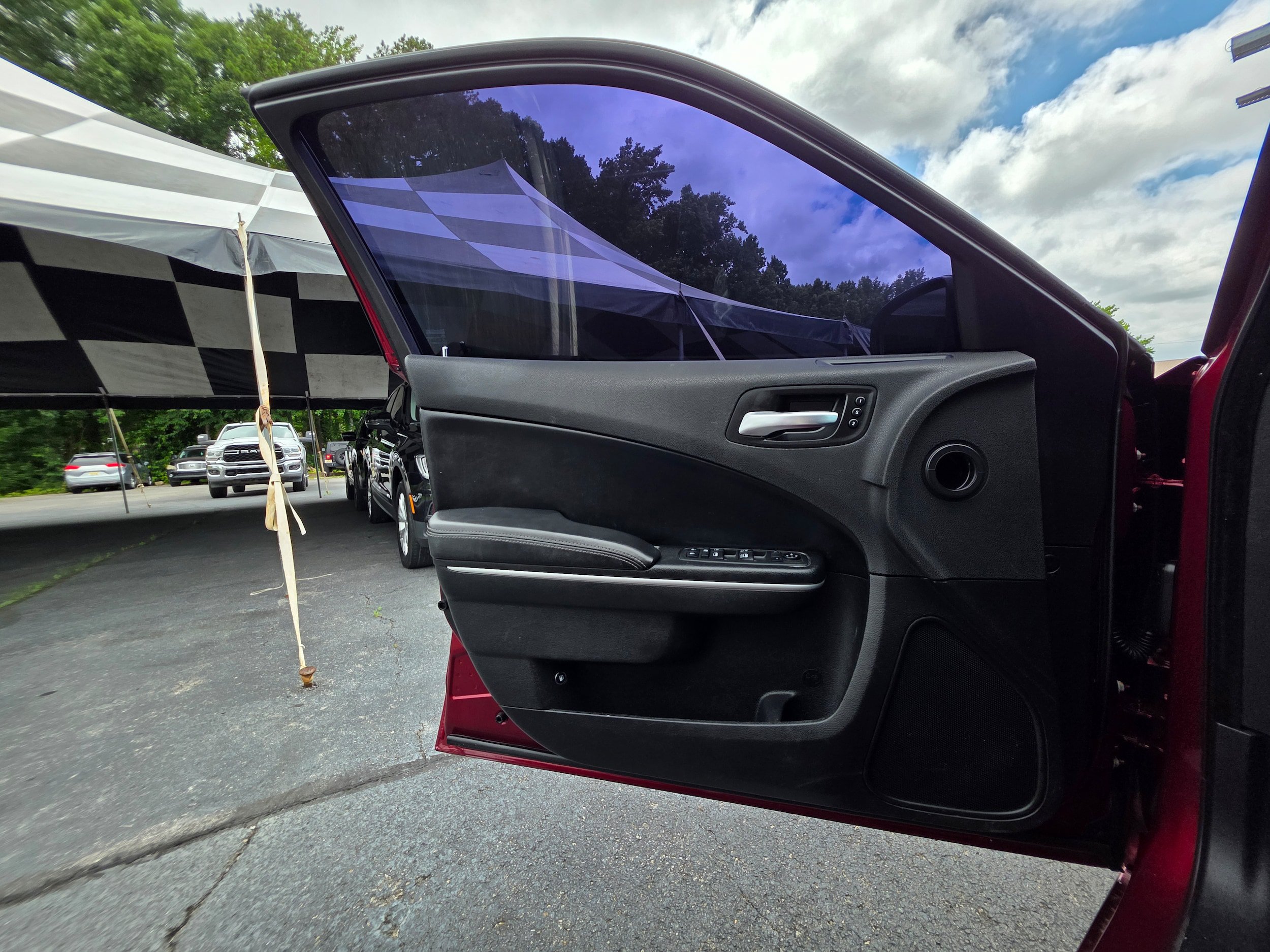 Used 2019 Dodge Charger SXT w/ Leather Interior Group RWD image 16