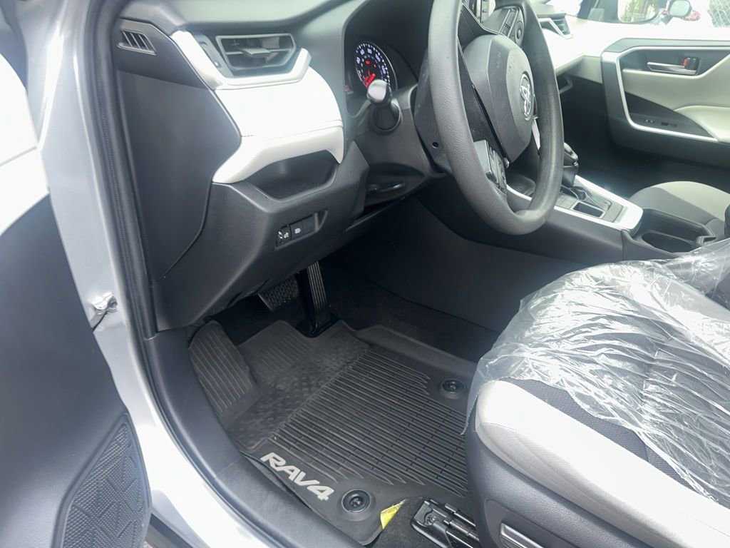 Used 2020 Toyota RAV4 XLE w/ All Weather Liner Package image 12