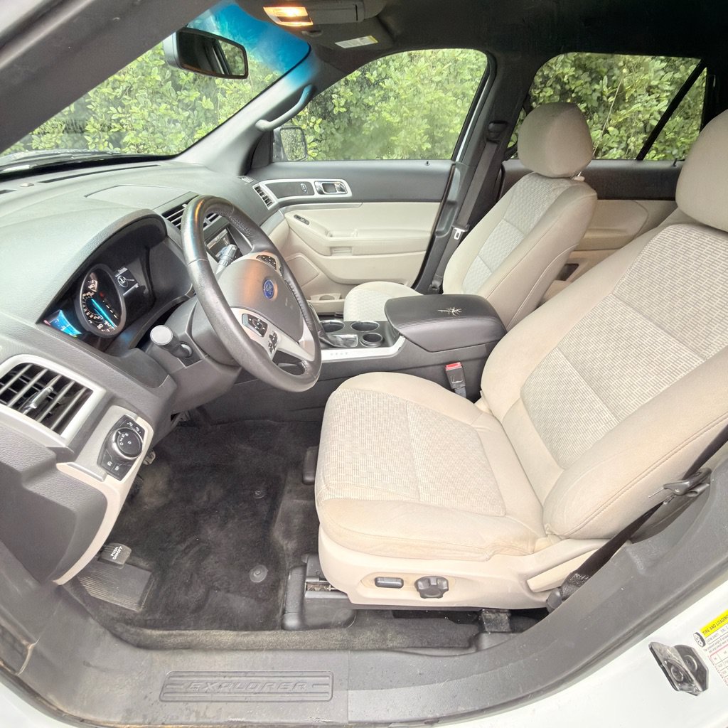 Used 2014 Ford Explorer XLT w/ Equipment Group 201A FWD image 10