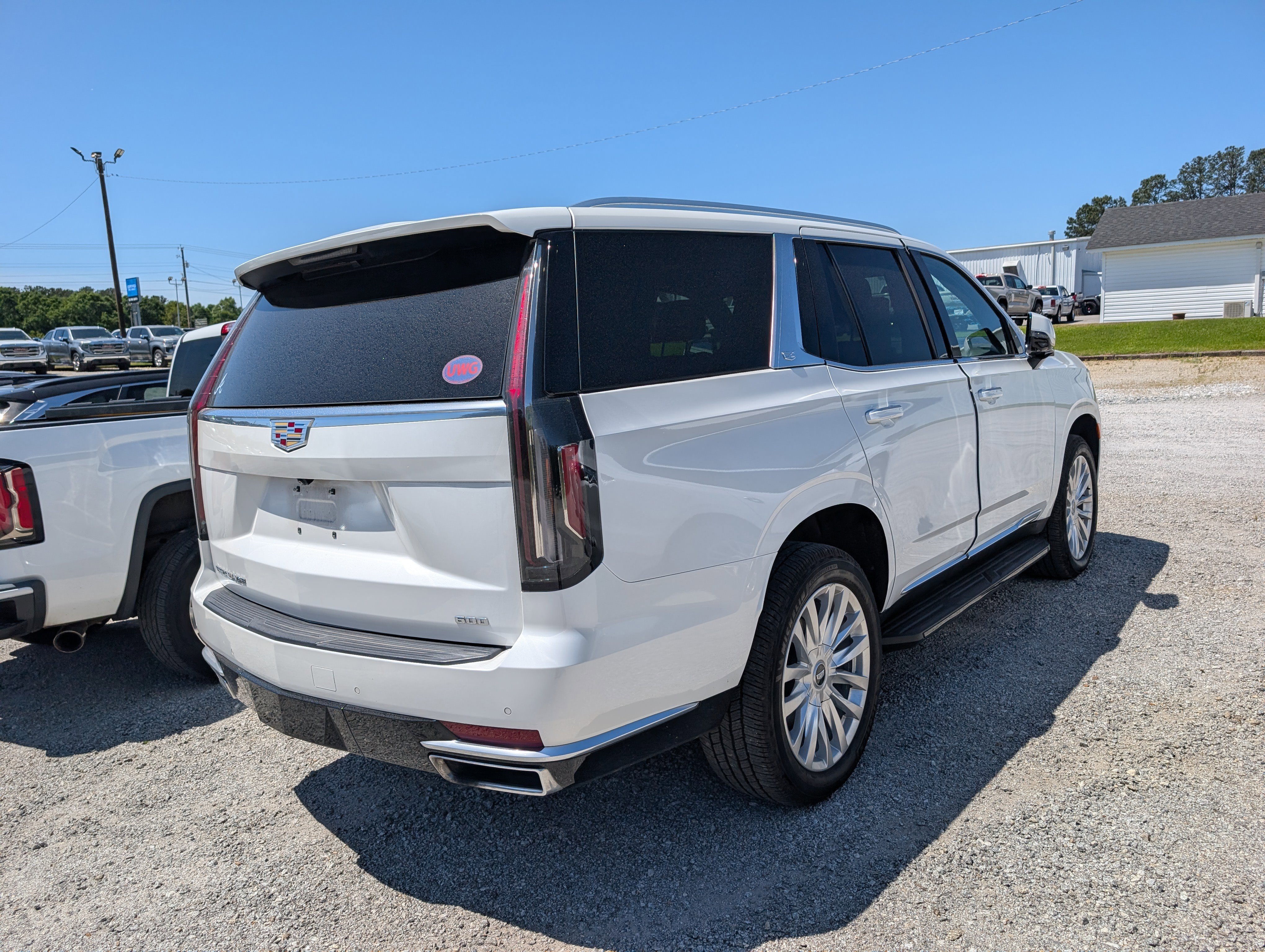 Used 2023 Cadillac Escalade Luxury image 3