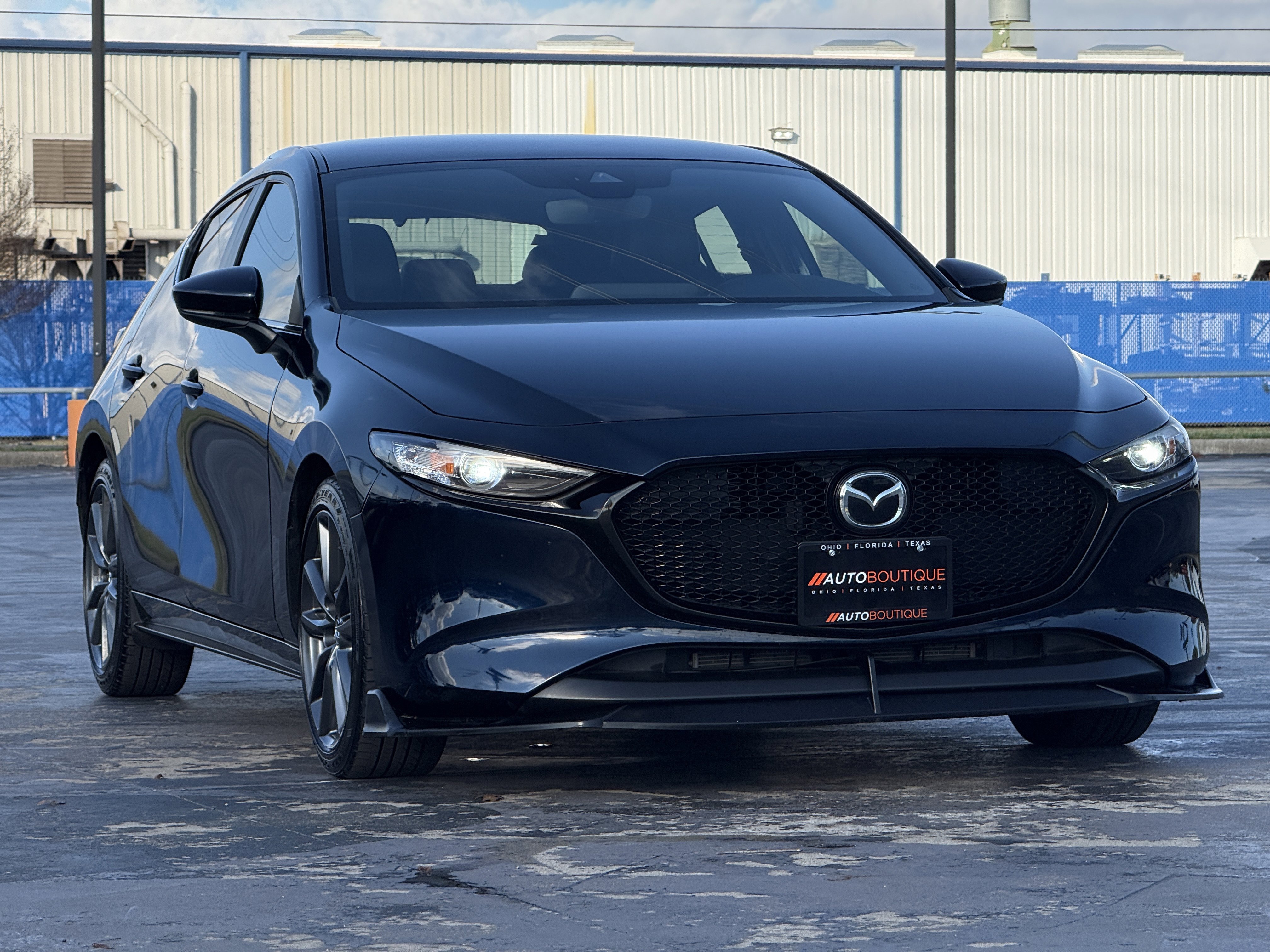 Used 2020 MAZDA MAZDA3 Hatchback image 3