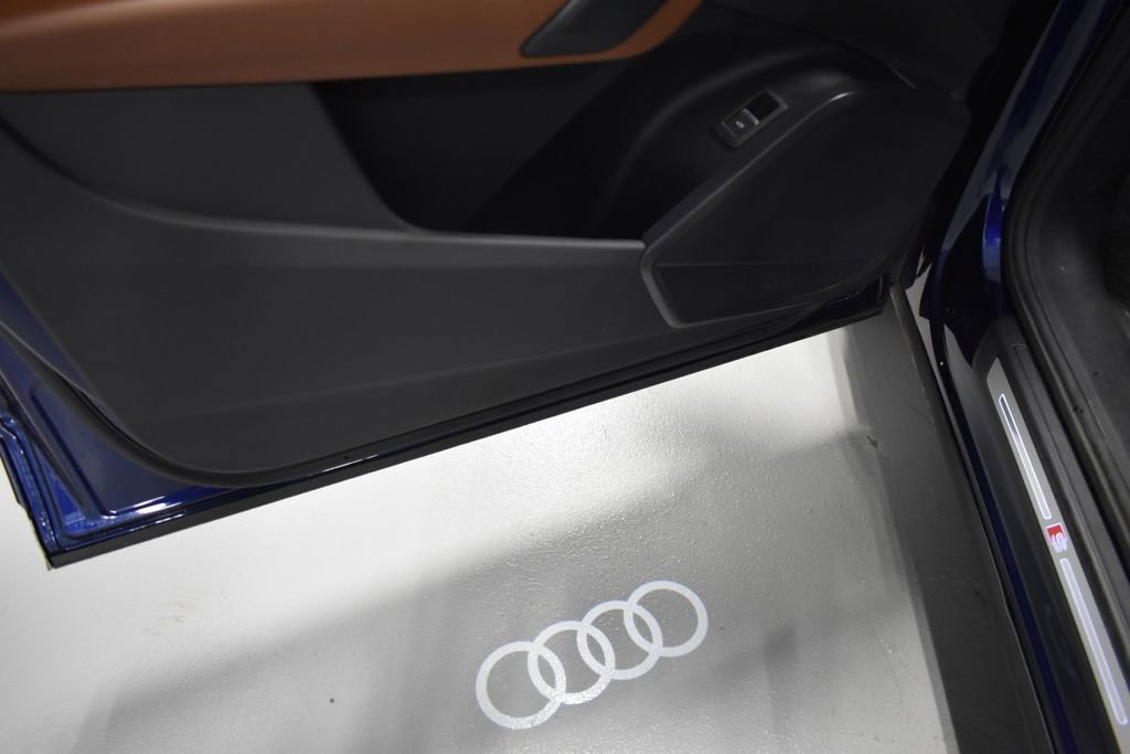 Used 2023 Audi Q5 2.0T Premium w/ Convenience Package AWD/4WD image 16