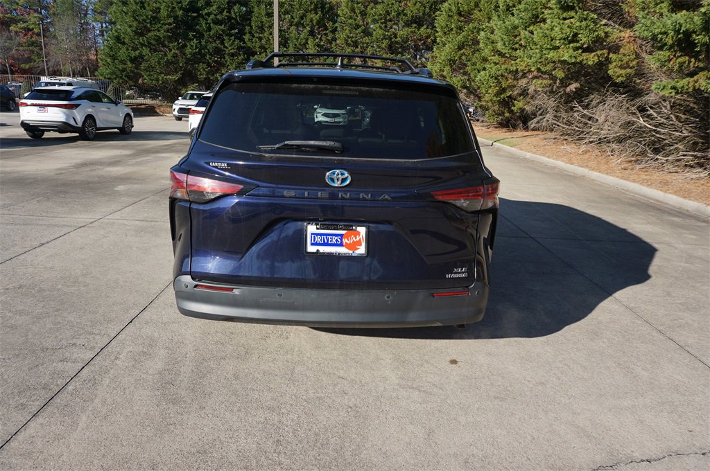 Used 2021 Toyota Sienna XLE image 23