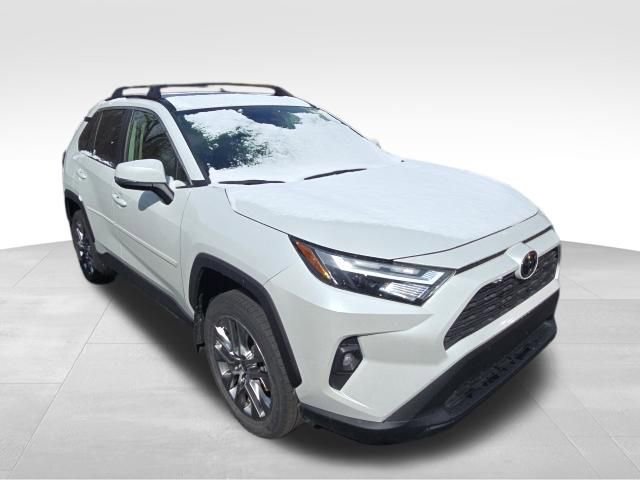 Used 2023 Toyota RAV4 XLE Premium image 10