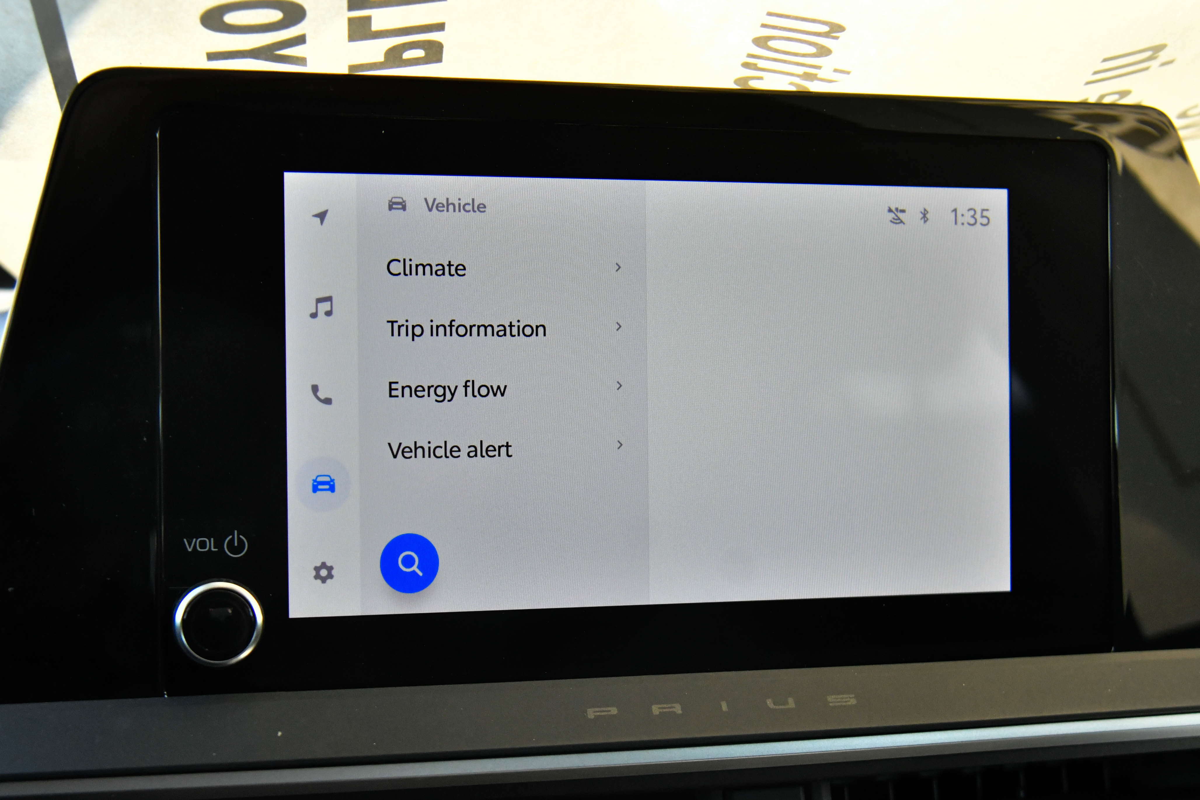 Used 2025 Toyota Prius LE image 19