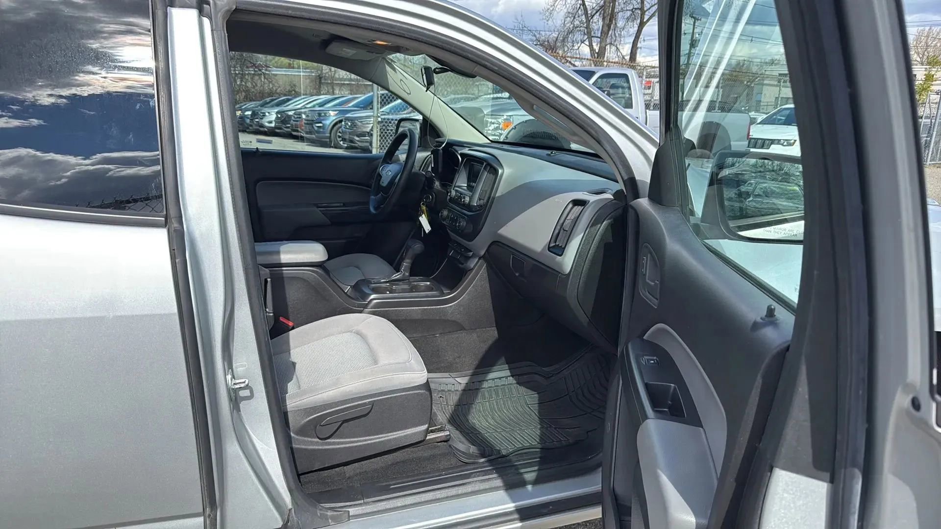 Used 2017 Chevrolet Colorado W/T w/ WT Convenience Package image 24