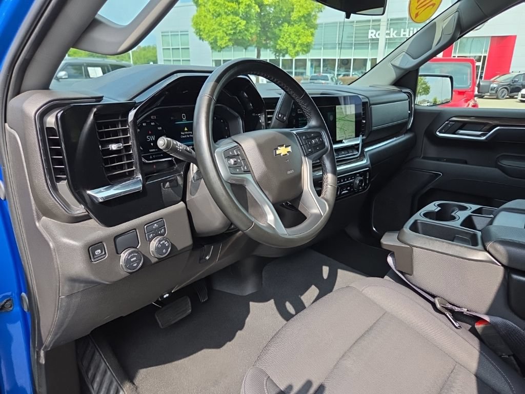 Used 2025 Chevrolet Silverado 1500 LT RWD image 17