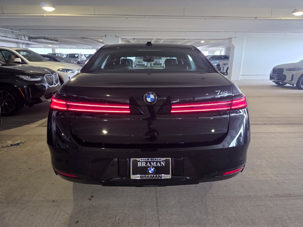 New 2027 BMW 740i w/ Executive Package RWD image 5