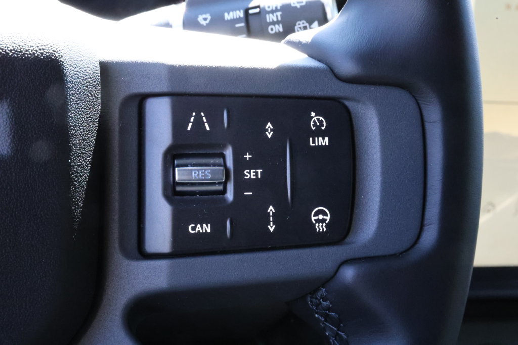 New 2026 Land Rover Defender 110 X-Dynamic SE AWD/4WD image 19