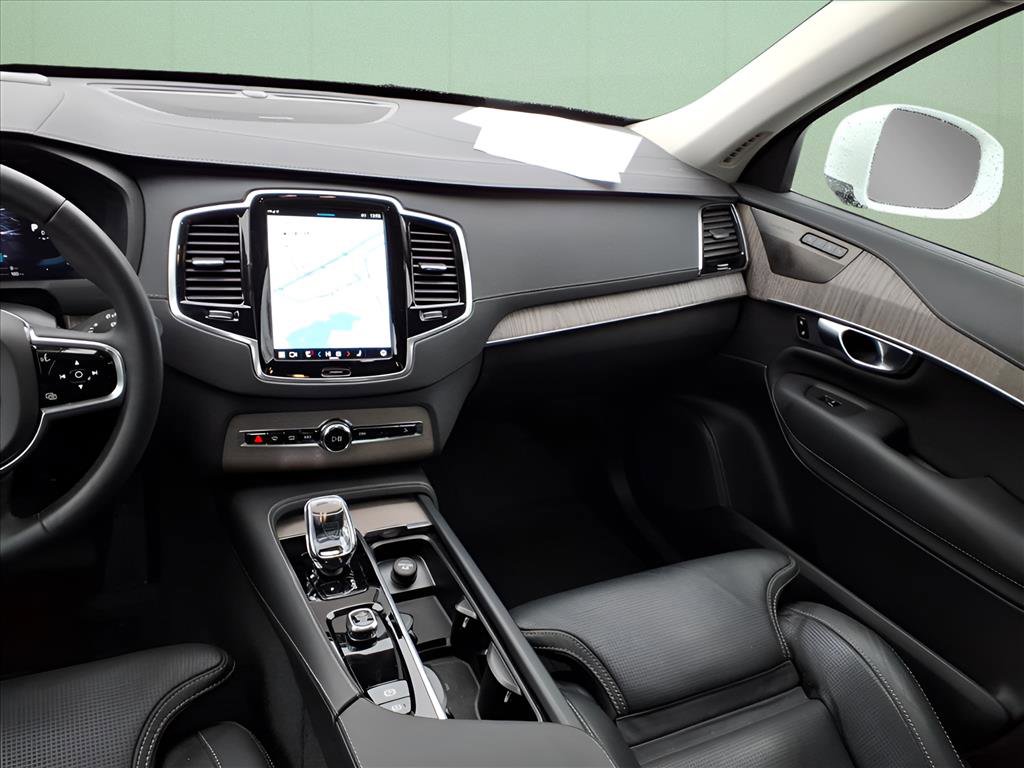 Used 2023 Volvo XC90 T8 Ultimate image 8
