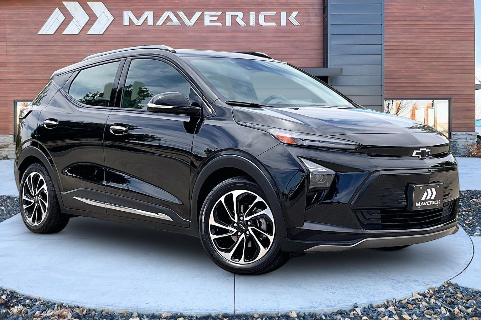 Used 2022 Chevrolet Bolt EUV Premier w/ Sun & Sound Package FWD video 1
