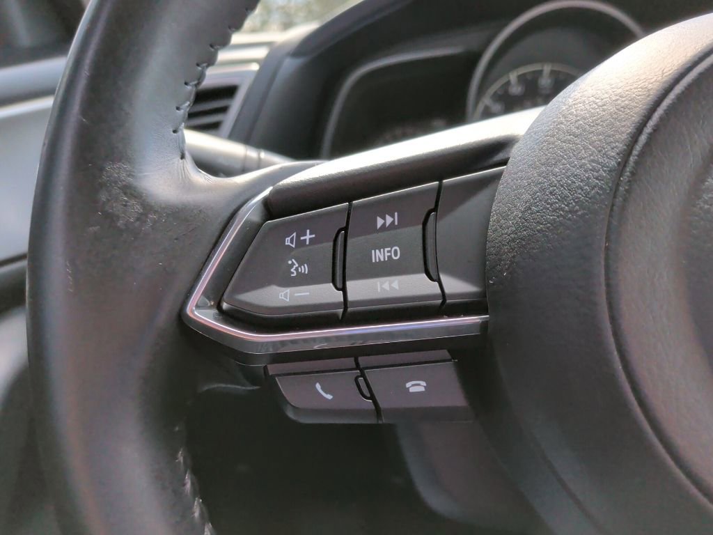 Used 2018 MAZDA MAZDA3 Touring image 16