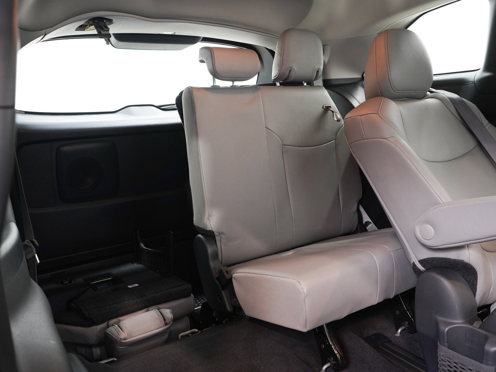 Used 2025 Toyota Sienna XLE FWD image 14