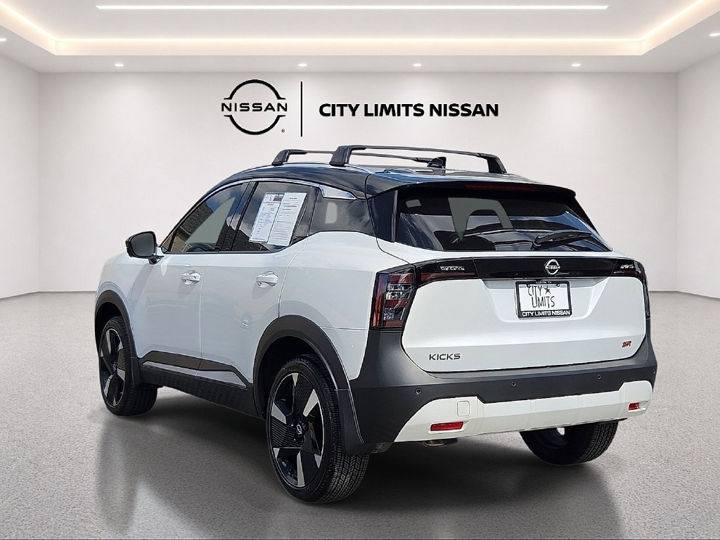 Used 2026 Nissan Kicks SR w/ SR Premium Package FWD image 4