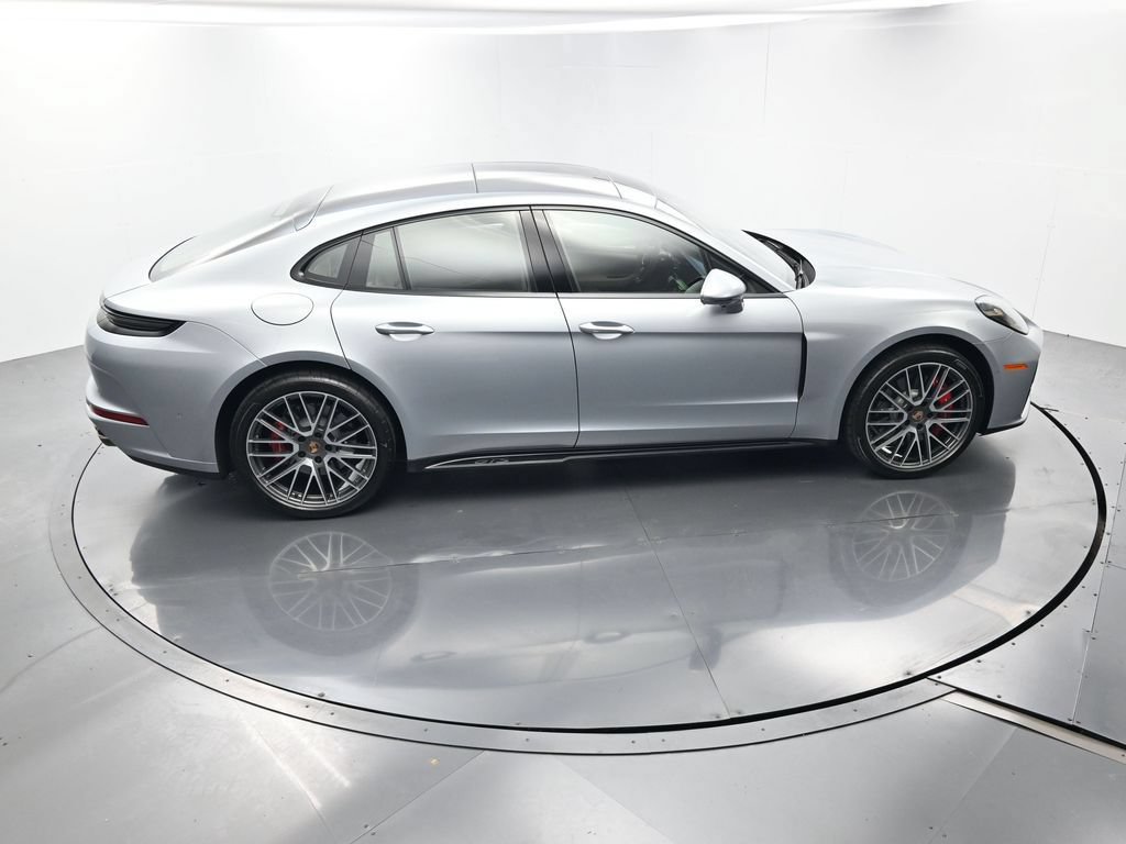 Certified 2026 Porsche Panamera GTS AWD/4WD image 43