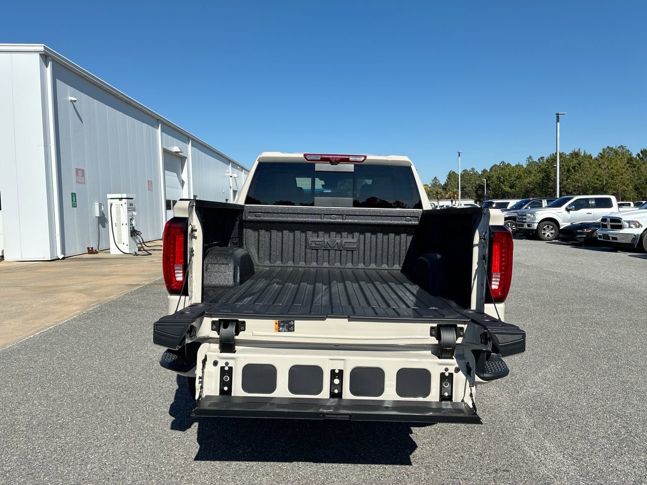 New 2026 GMC Sierra 1500 AT4 w/ Technology Package AWD/4WD image 62