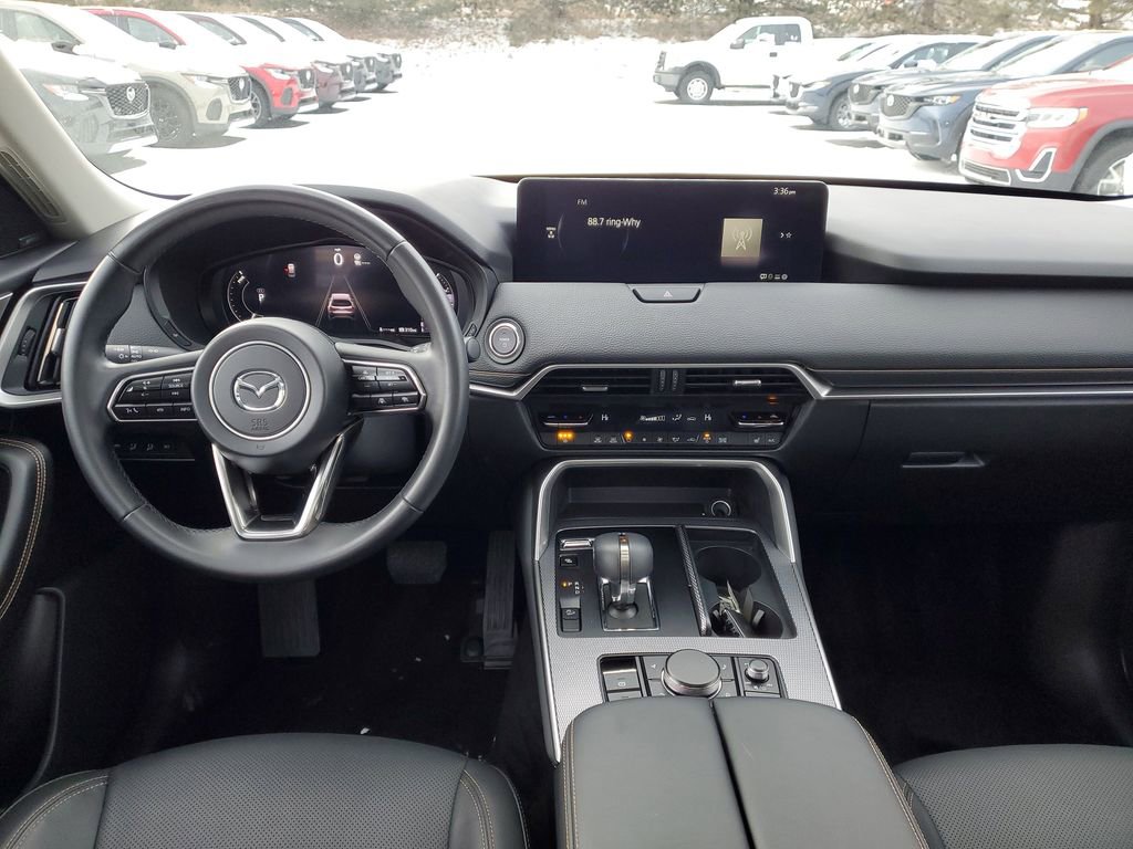 Used 2025 MAZDA CX-70 Plug-In Hybrid w/ Premium Pkg image 17
