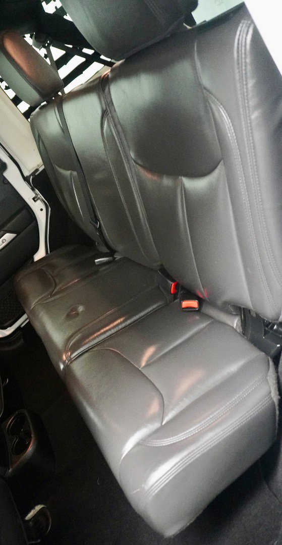 Used 2016 Jeep Wrangler Unlimited Sahara w/ Max Tow Package image 5