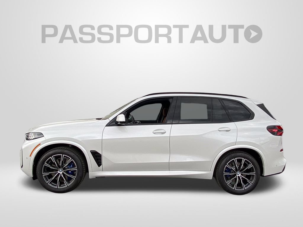New 2026 BMW X5 xDrive40i w/ M Sport Package AWD/4WD image 2