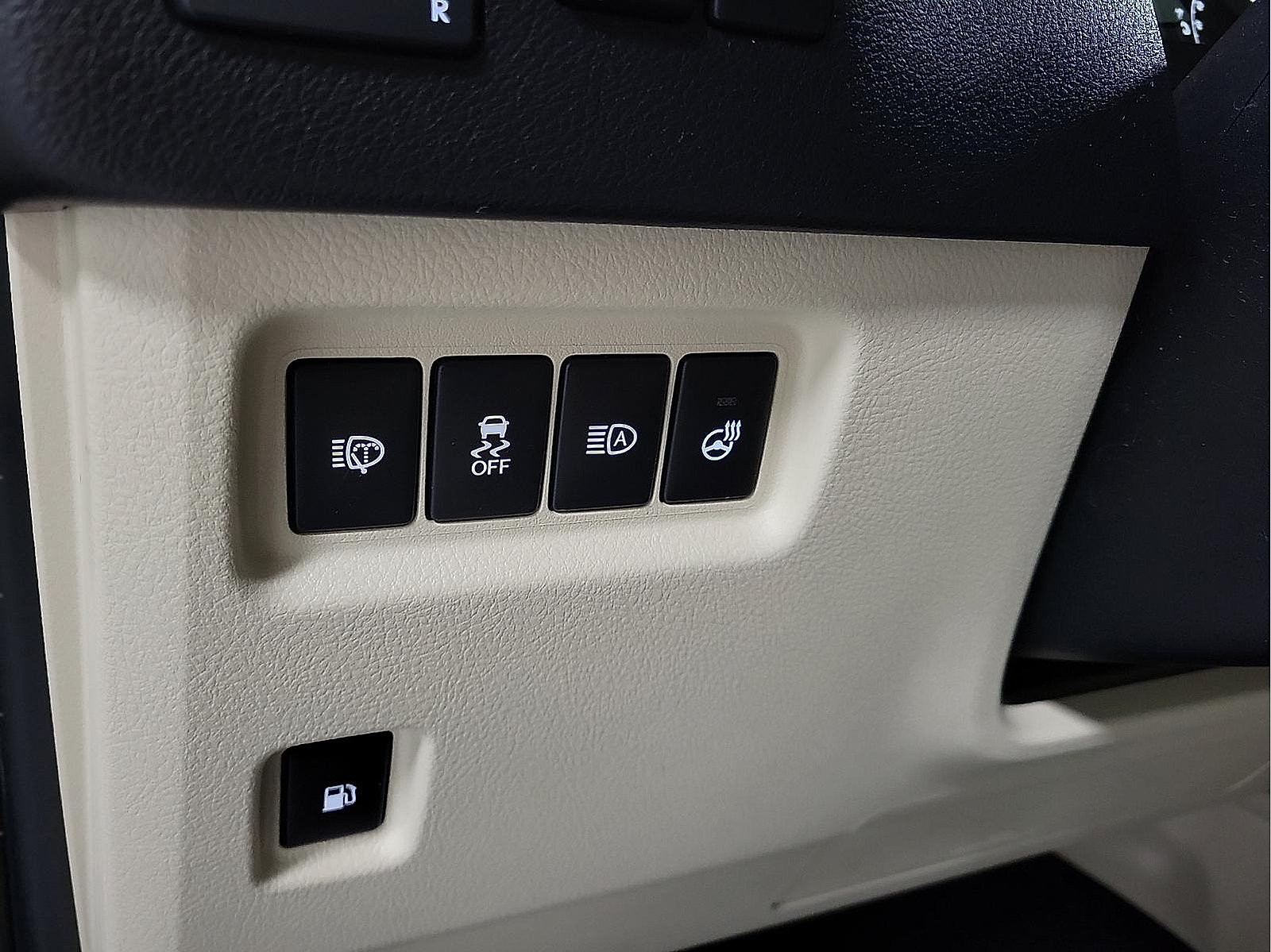 Used 2021 Lexus GX 460 Luxury w/ Sport Design Package AWD/4WD image 13