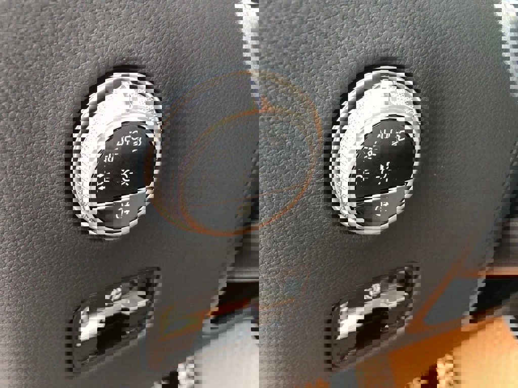 New 2026 Mercedes-Benz GLC 300 4MATIC image 14