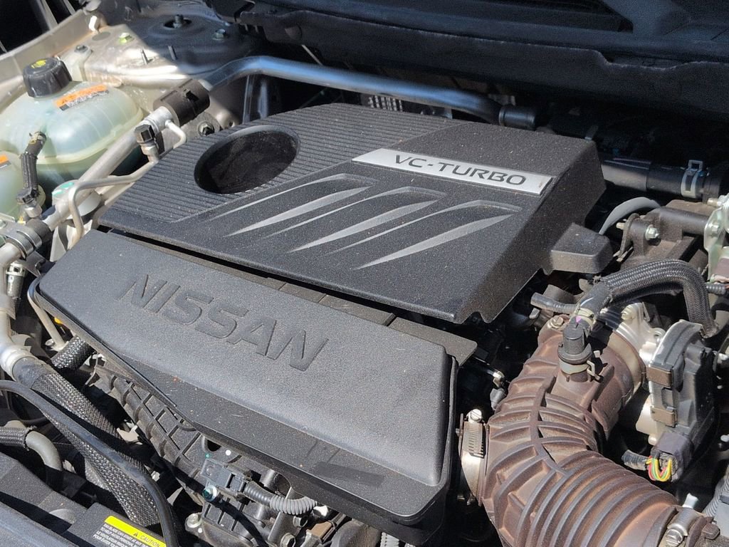 Used 2024 Nissan Rogue Platinum w/ Platinum Premium Package FWD image 9