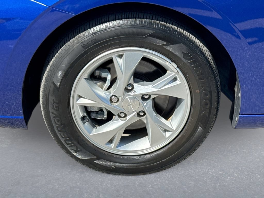 Used 2023 Hyundai Elantra SE w/ Cargo Package FWD image 18