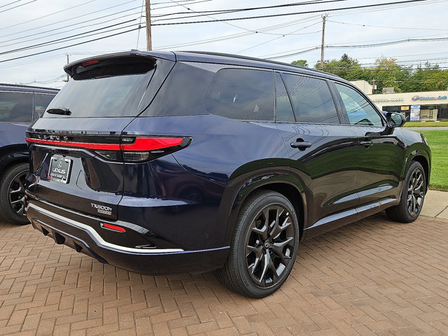 New 2025 Lexus TX 500h AWD image 4
