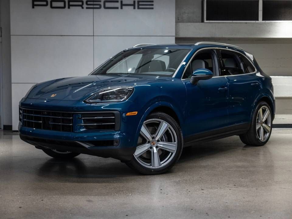 Certified 2026 Porsche Cayenne AWD/4WD image 1