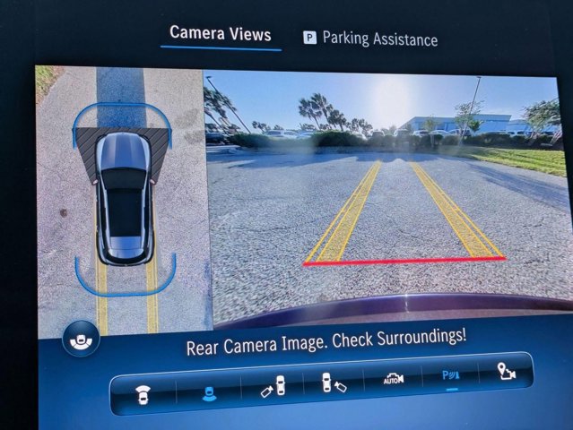 Used 2024 Mercedes-Benz GLC 300 4MATIC image 10