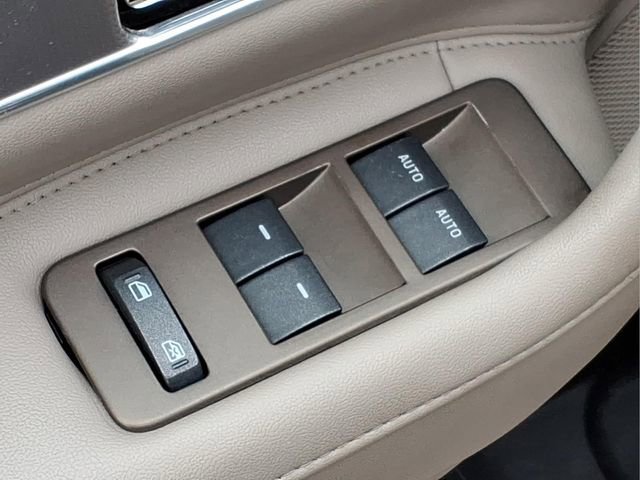 Used 2015 Lincoln MKX AWD w/ Equipment Group 101A image 17